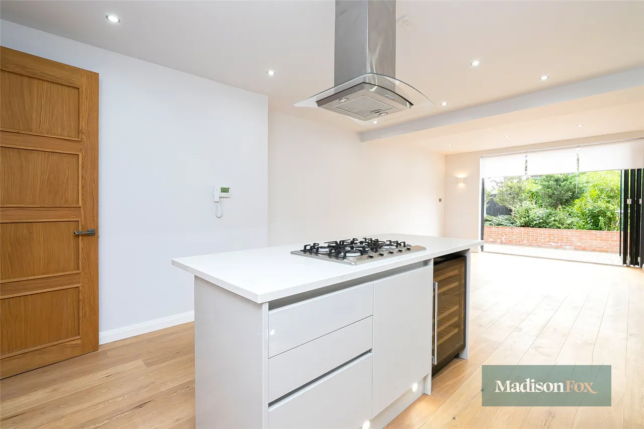 Eden Avenue, Chigwell, IG7, photo 6