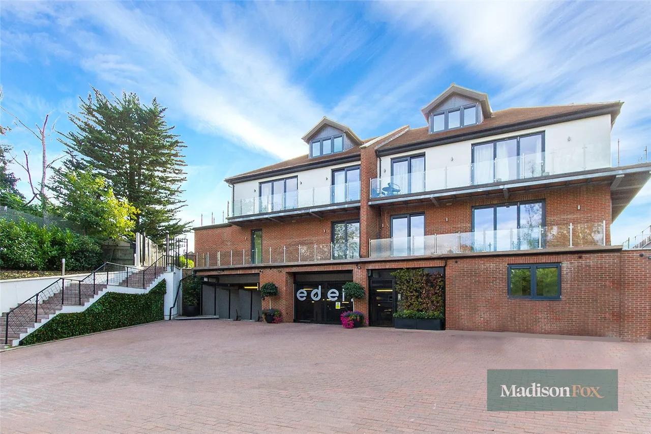 Eden Avenue, Chigwell, IG7, photo 26