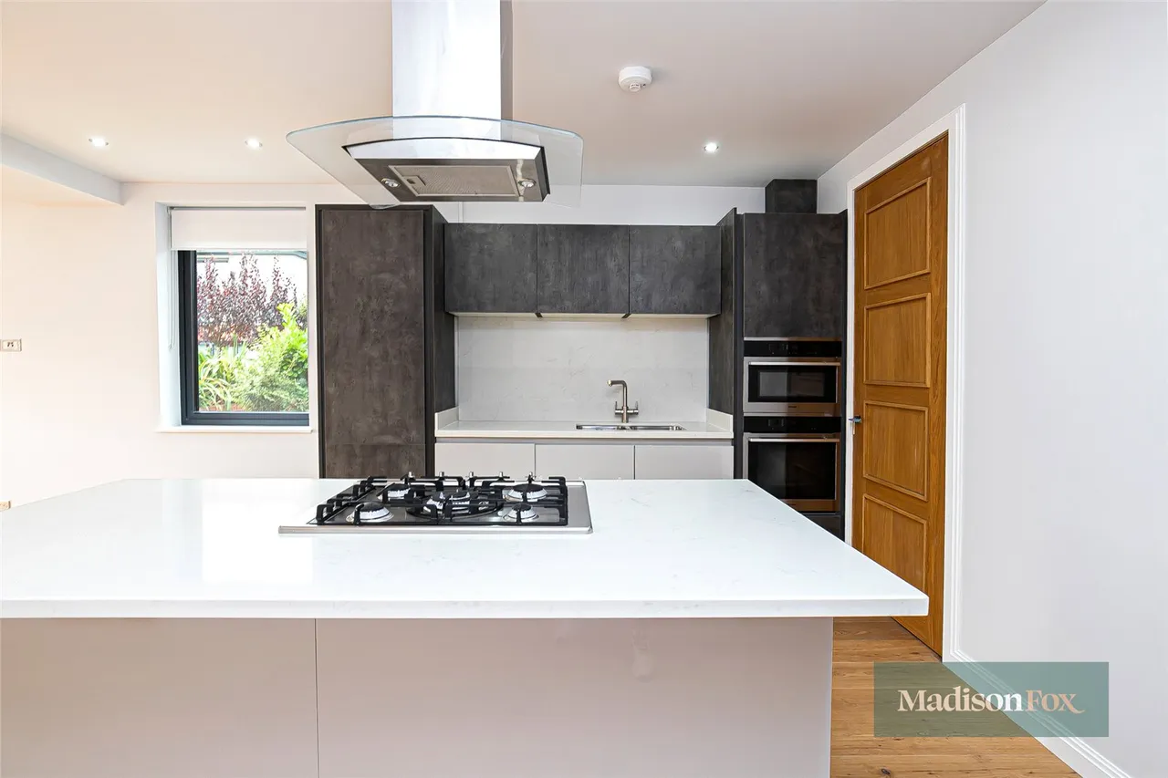 Eden Avenue, Chigwell, IG7, photo 5
