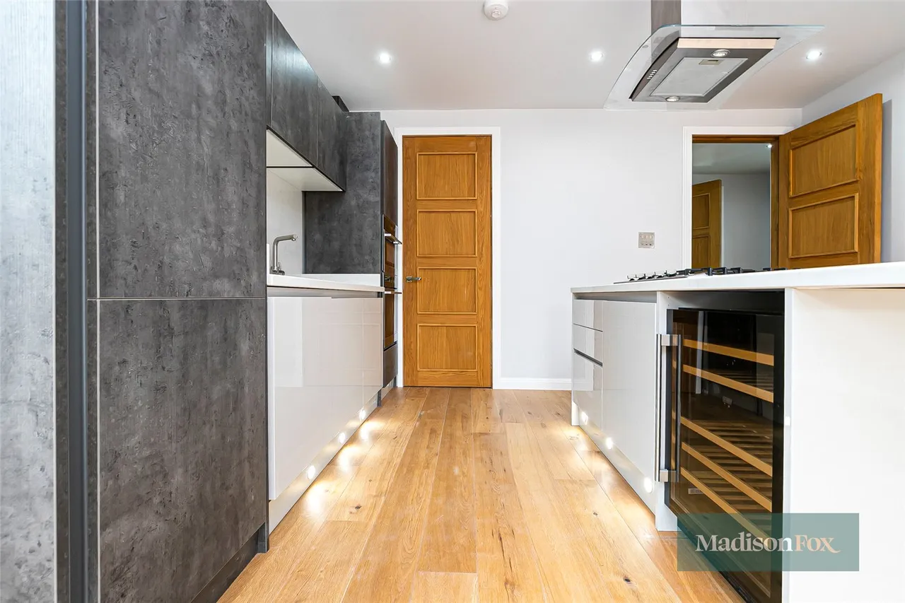 Eden Avenue, Chigwell, IG7, photo 4
