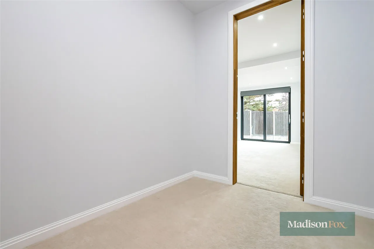 Eden Avenue, Chigwell, IG7, photo 13