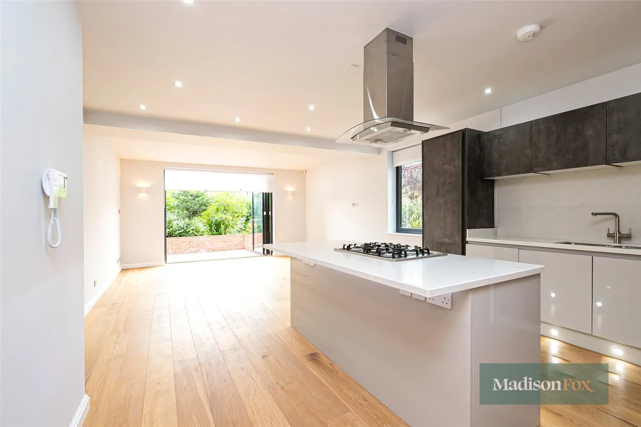 Eden Avenue, Chigwell, IG7, photo 7