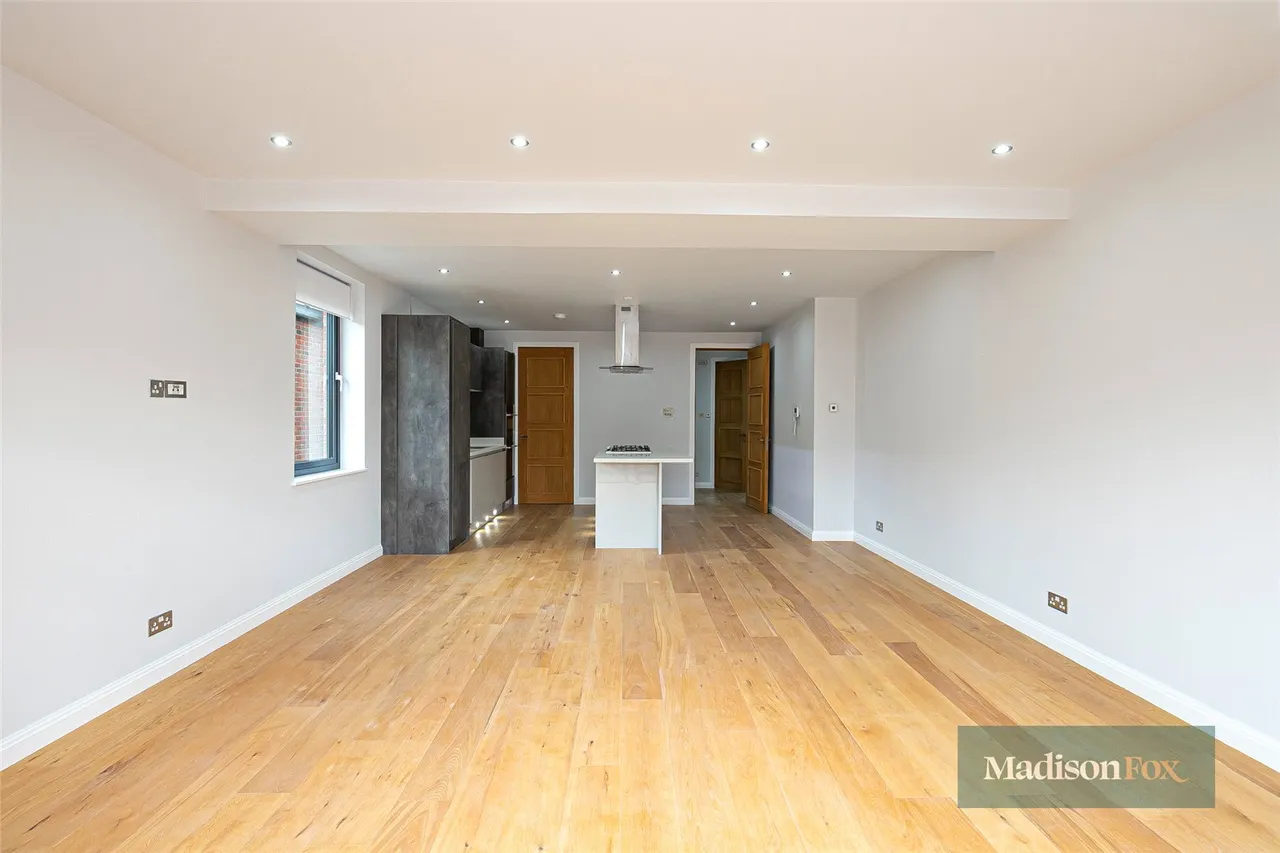 Eden Avenue, Chigwell, IG7, photo 9