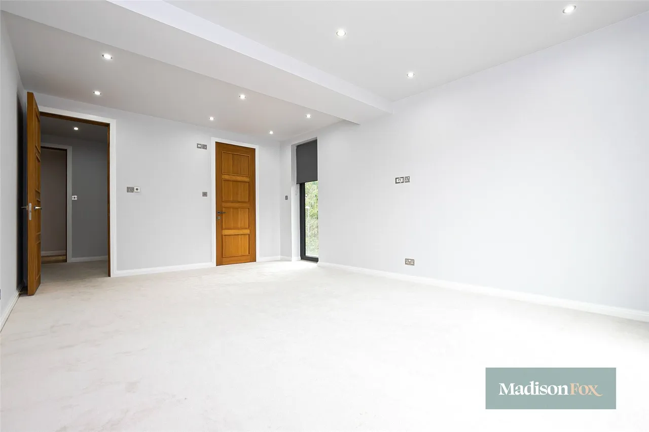 Eden Avenue, Chigwell, IG7, photo 12