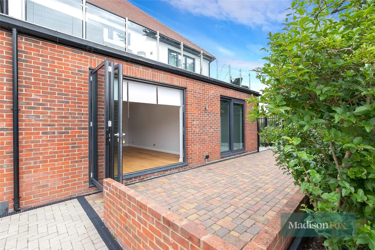 Eden Avenue, Chigwell, IG7, photo 19