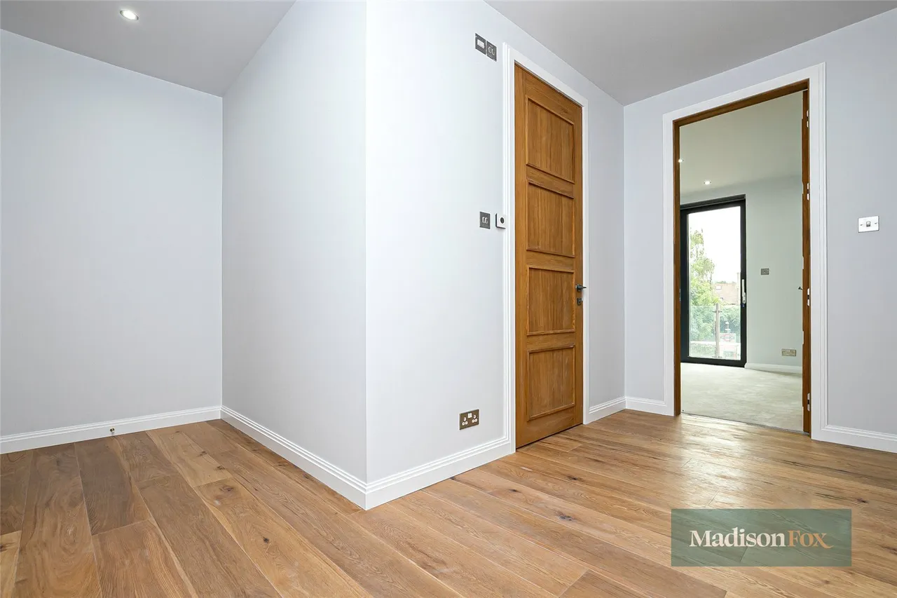 Eden Avenue, Chigwell, IG7, photo 10