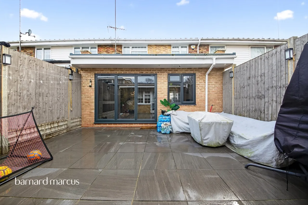 York Way, London, N20, photo 5