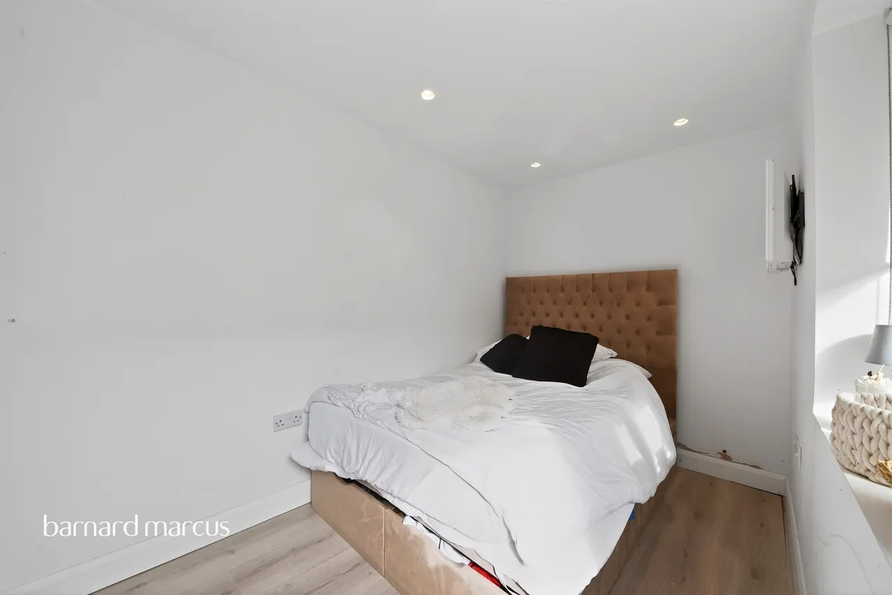 York Way, London, N20, photo 9
