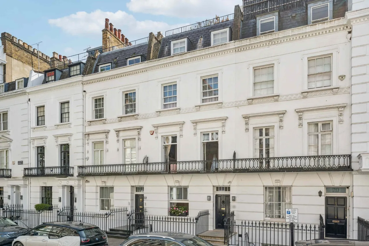 4 bed property for sale, Ovington Gardens, Knightsbridge, SW3