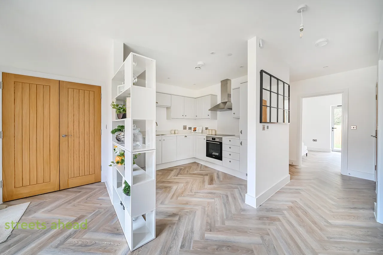 Fairoak Close, Kenley, CR8, photo 4