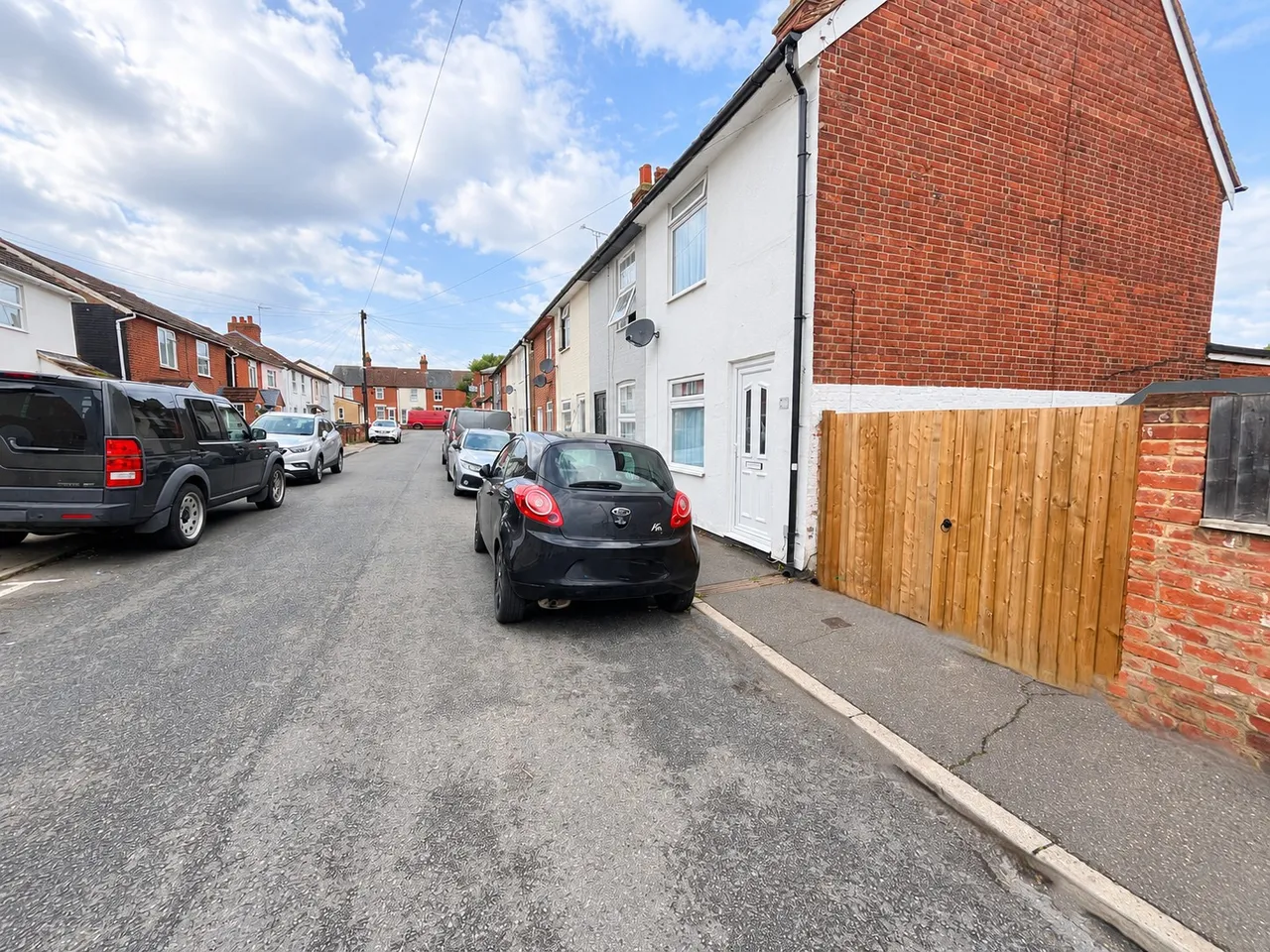 2 bed house to rent, Artillery Street, New Town, CO1