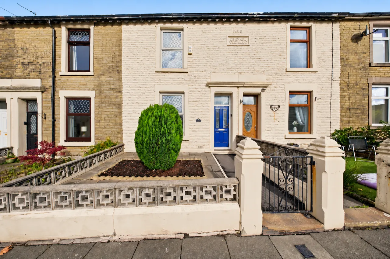 3 bed house for sale, Stopes Brow, Lower Darwen, BB3