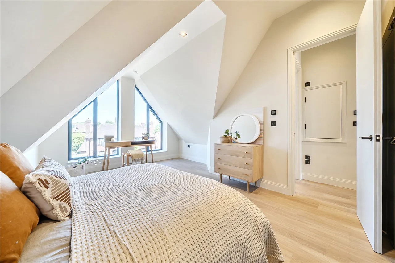 Creswick Road, London, W3, photo 10