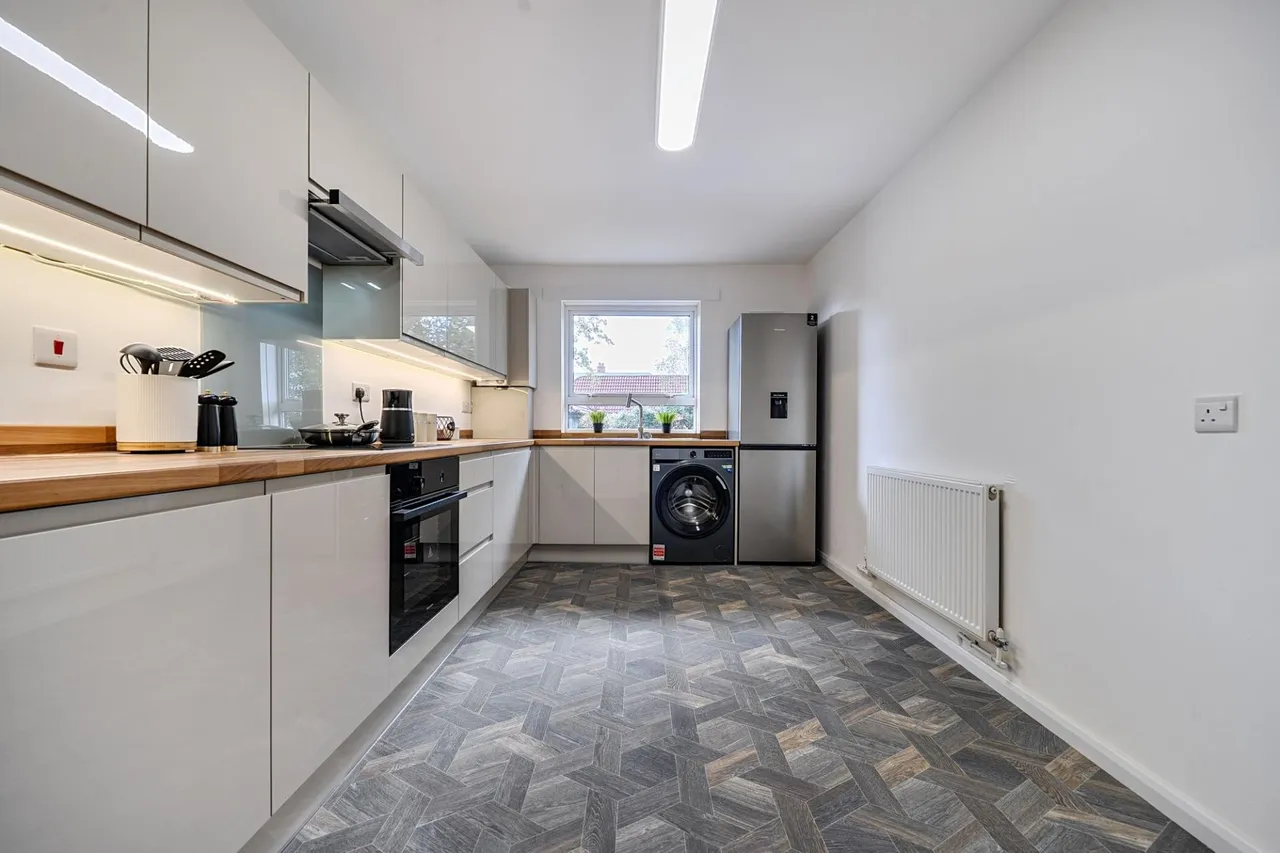 Snedshill Way, Snedshill, TF2, photo 5