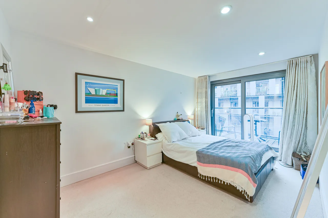 402 West Carriage House, Royal Carriage Mews, London, photo 5