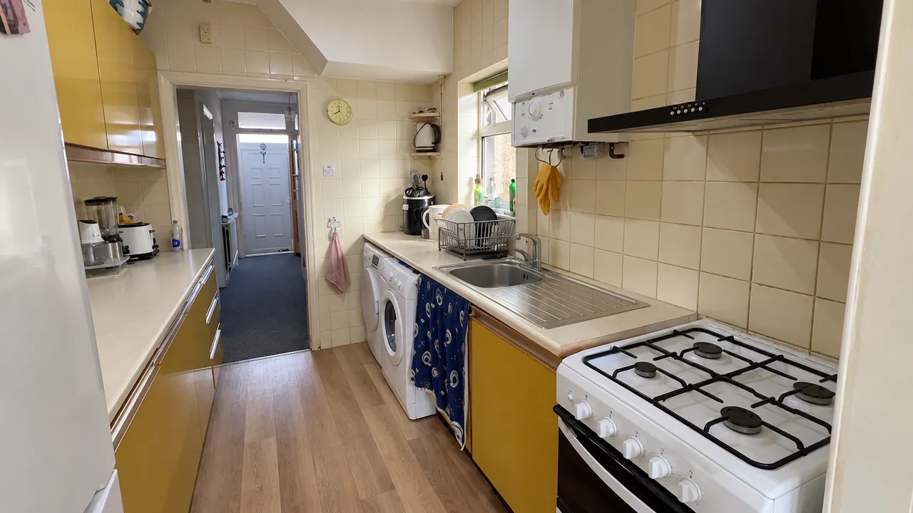 Hogarth Gardens, Hounslow, TW5, photo 4