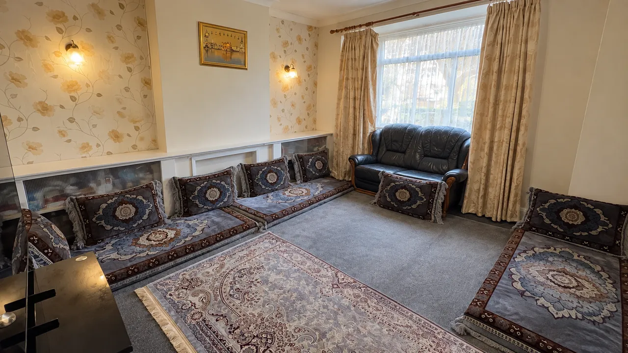 Hogarth Gardens, Hounslow, TW5, photo 6