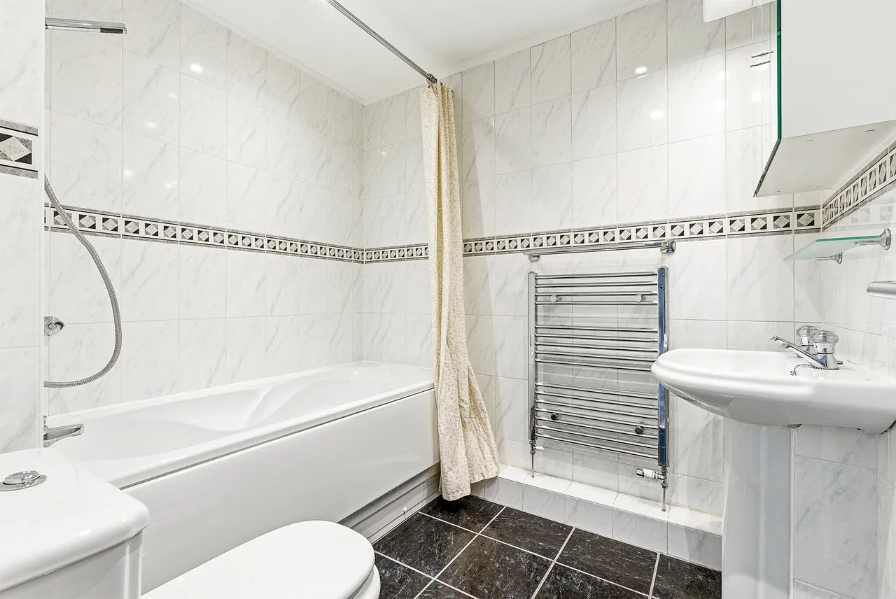 Patterson Court, Wooburn Green, HP10, photo 13