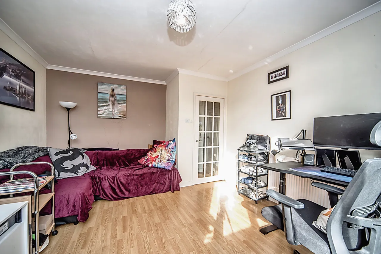Seaton Drive, Bedford, MK40, photo 2