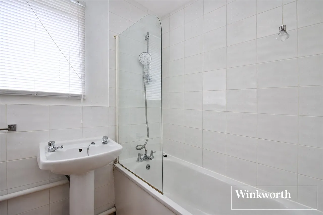 Fox Close, Borehamwood, Hertfordshire, WD6, photo 10