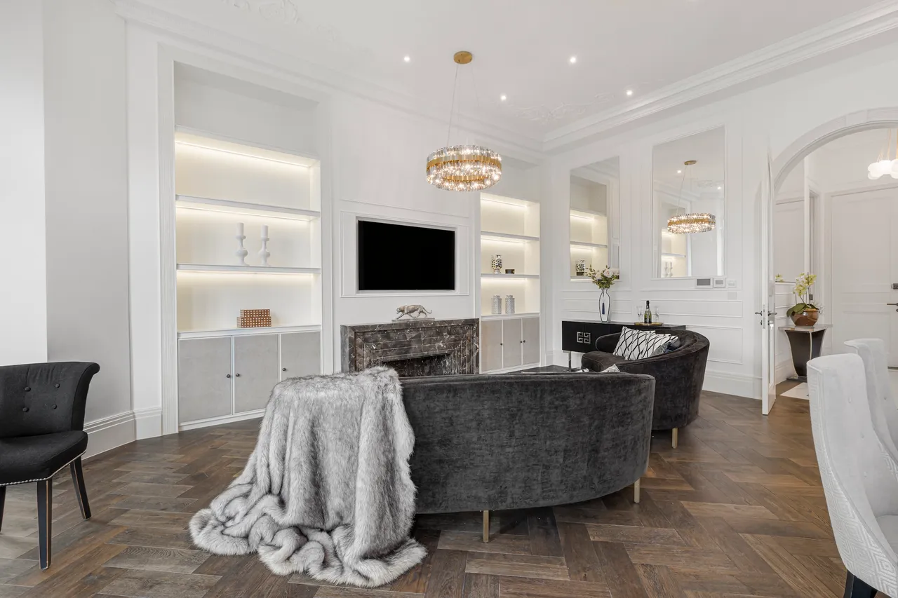 2 bed flat to rent, Vicarage Gate, Kensington, W8