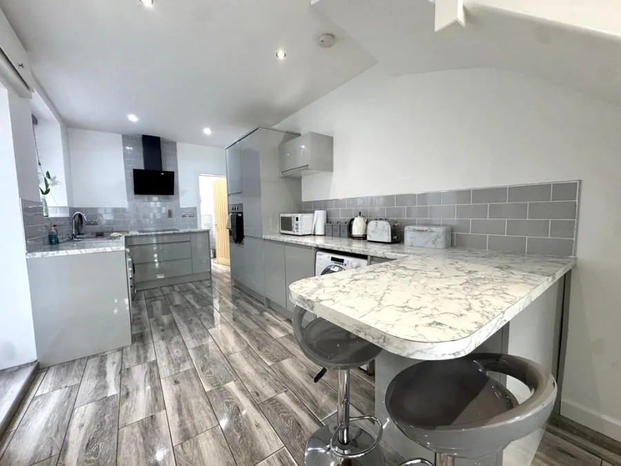 Willow Cottage, Troedyrhiw, CF48, photo 13
