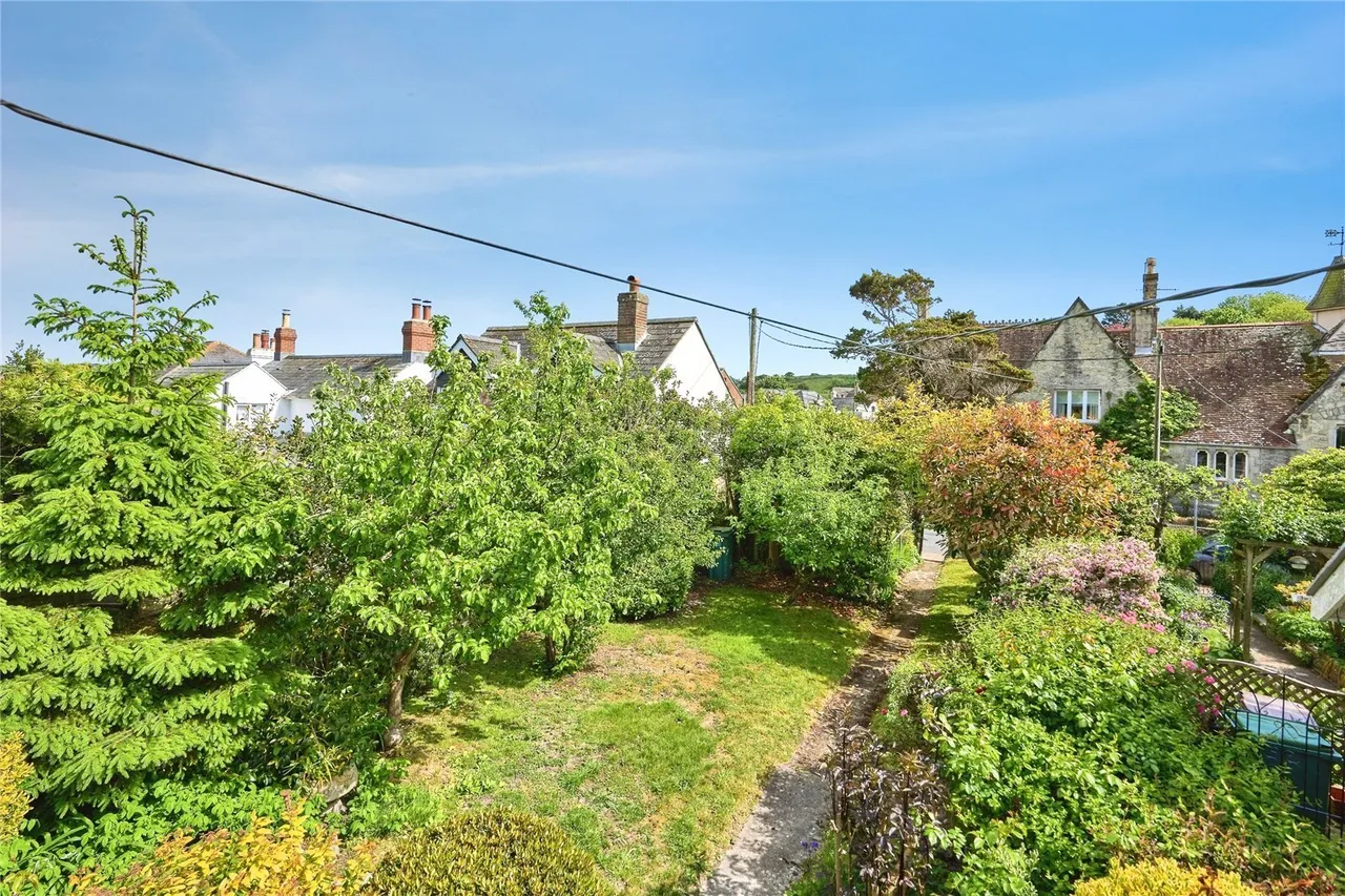 Church Street, Niton, PO38, photo 6