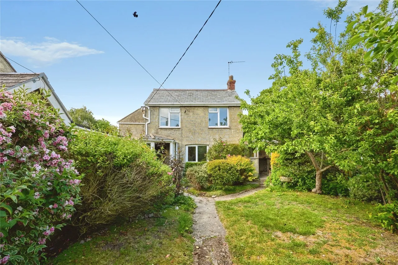 Church Street, Niton, PO38, photo 2