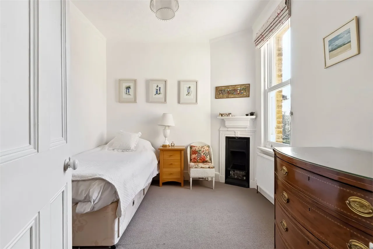 Belgrade Road, Hampton, TW12 2AZ, photo 16