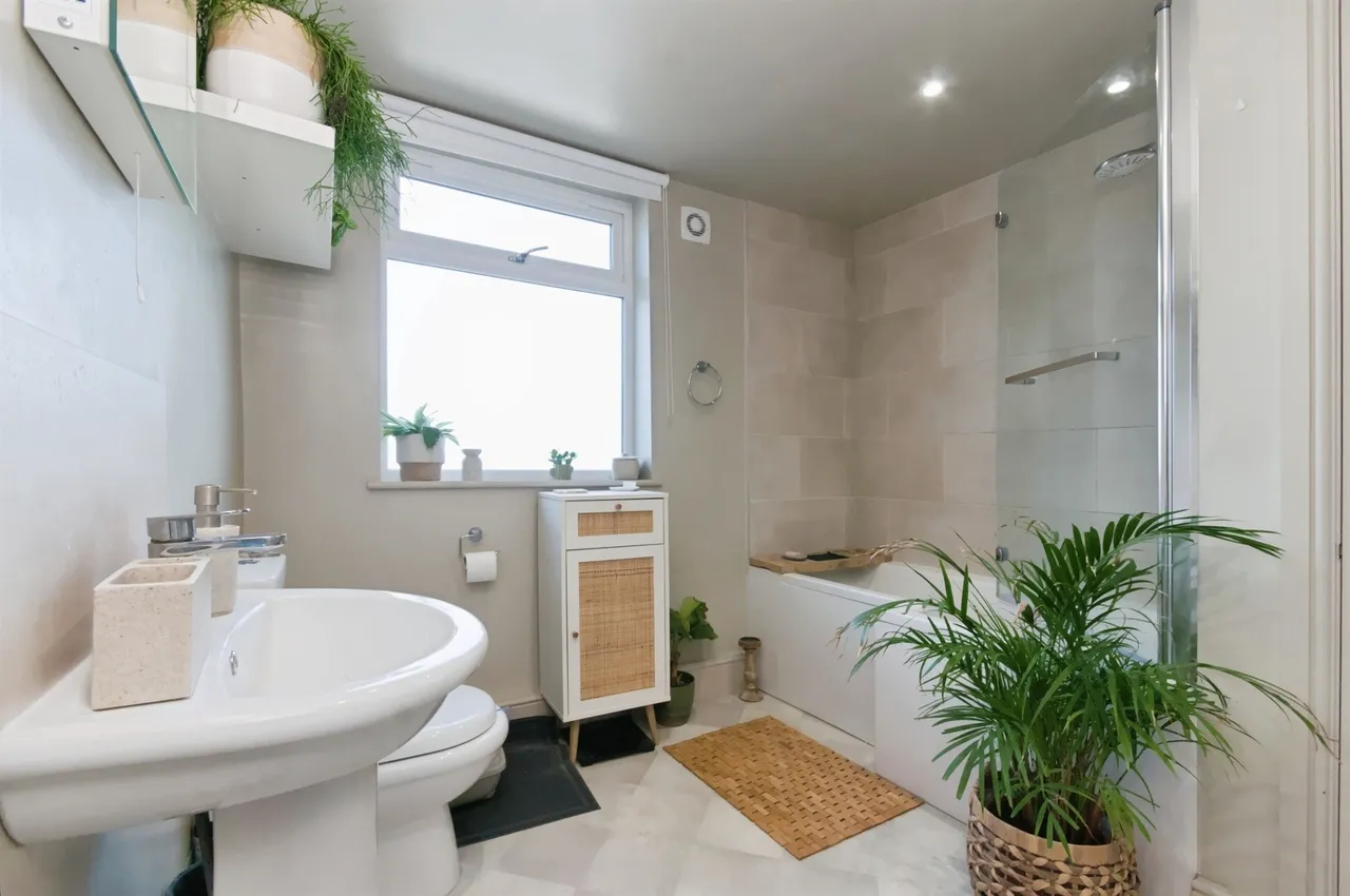 Chapel Path, Bexhill-On-Sea, TN40, photo 17