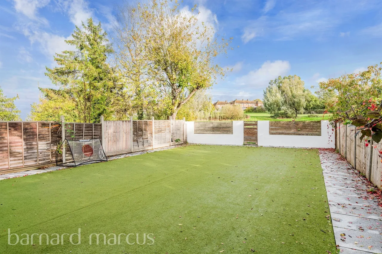 Brook Road, Merstham, Redhill, photo 6