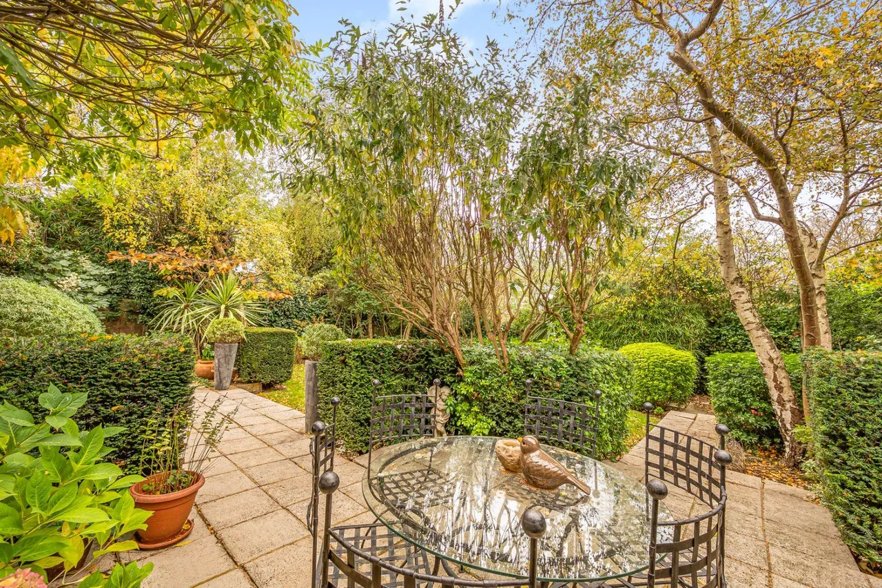West Heath Gardens, Hampstead, NW3, photo 7