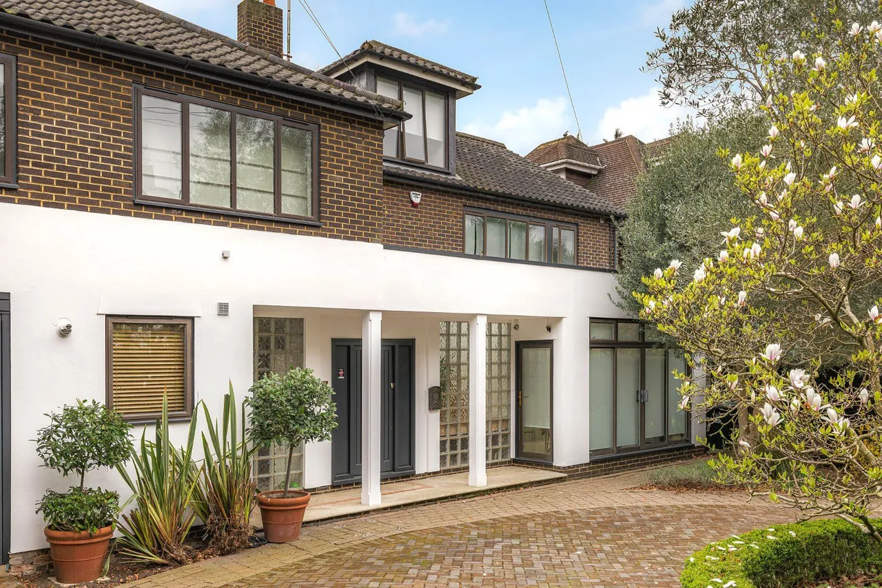 5 bed house for sale, West Heath Gardens, Hampstead, NW3