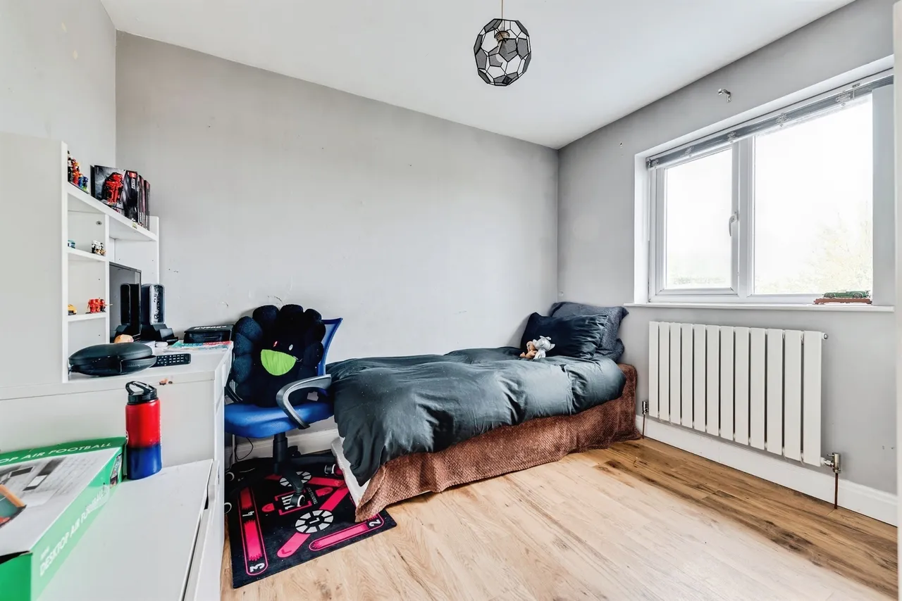Southernwood Drive, Swindon, photo 9