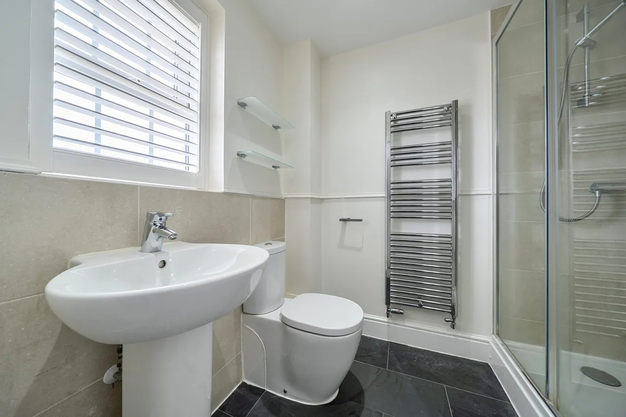 De Montfort Square, Odiham, Hook, Hampshire, RG29 1FR, photo 10