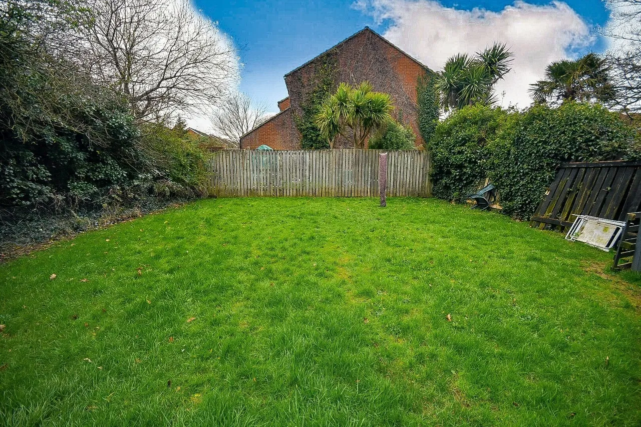 Welbeck Close, Eastbourne, photo 2