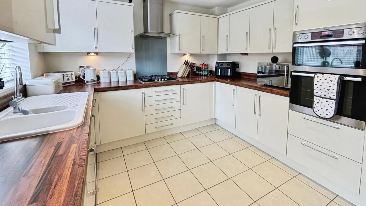 Jubilee Close, Cherry Willingham, LN3, photo 5