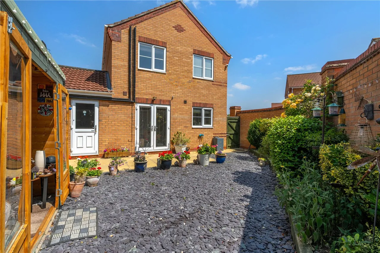 Finch Drive, Sleaford, Lincolnshire, NG34, photo 3