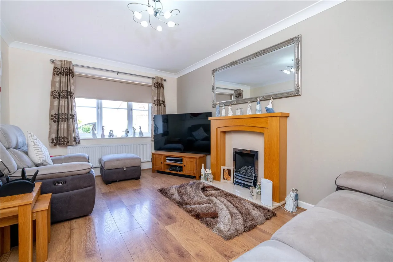 Finch Drive, Sleaford, Lincolnshire, NG34, photo 5