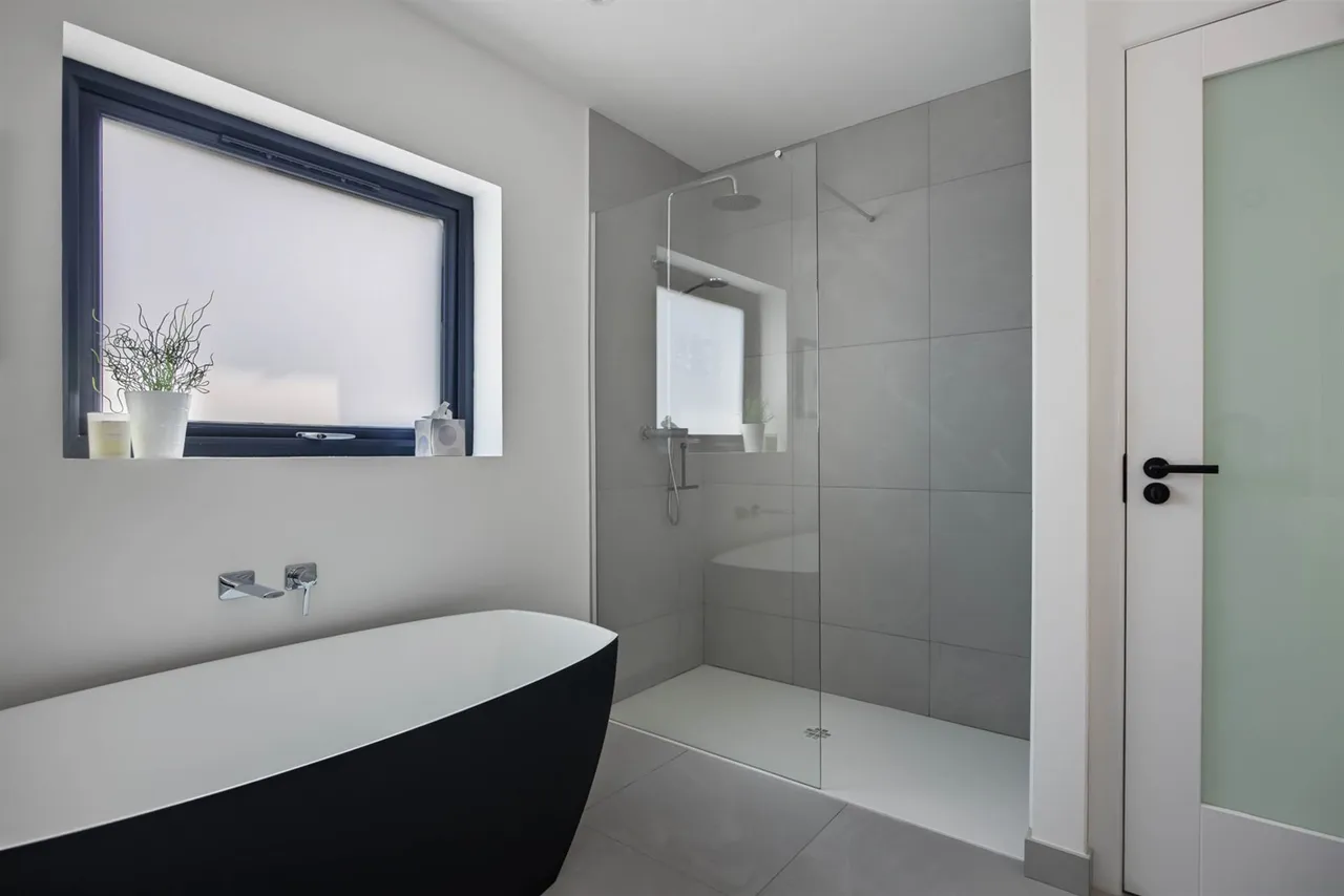 off Castlehill Road, Belfast, BT4, photo 25