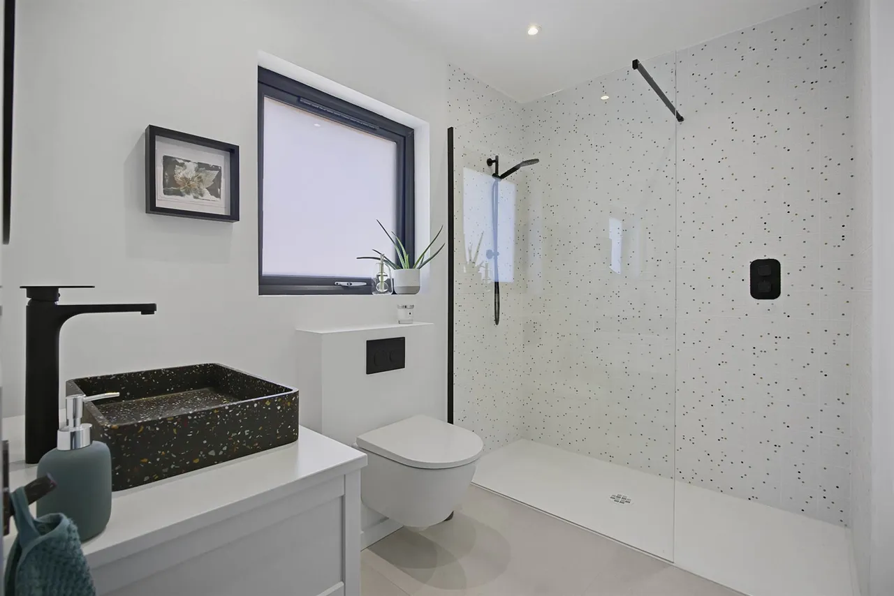 off Castlehill Road, Belfast, BT4, photo 23