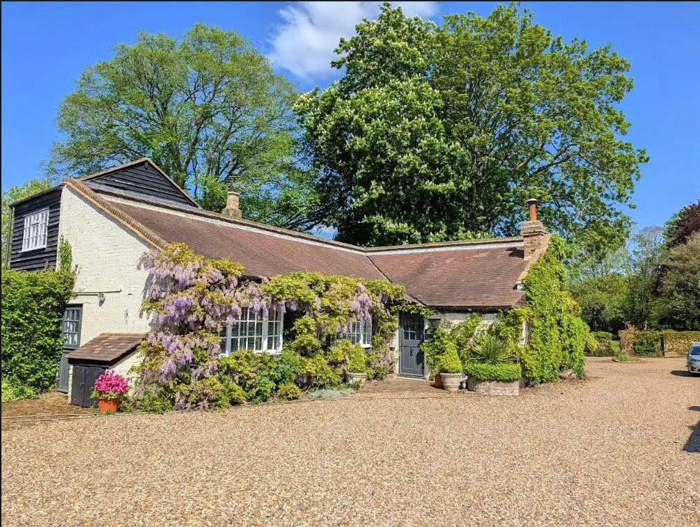4 bed house for sale — Old Park Ride, Hertfordshire, EN7 5HY