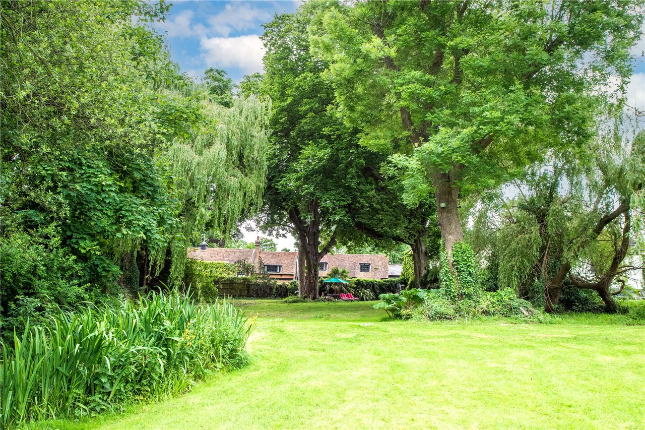 Old Park Ride, Hertfordshire, EN7 5HY, photo 13