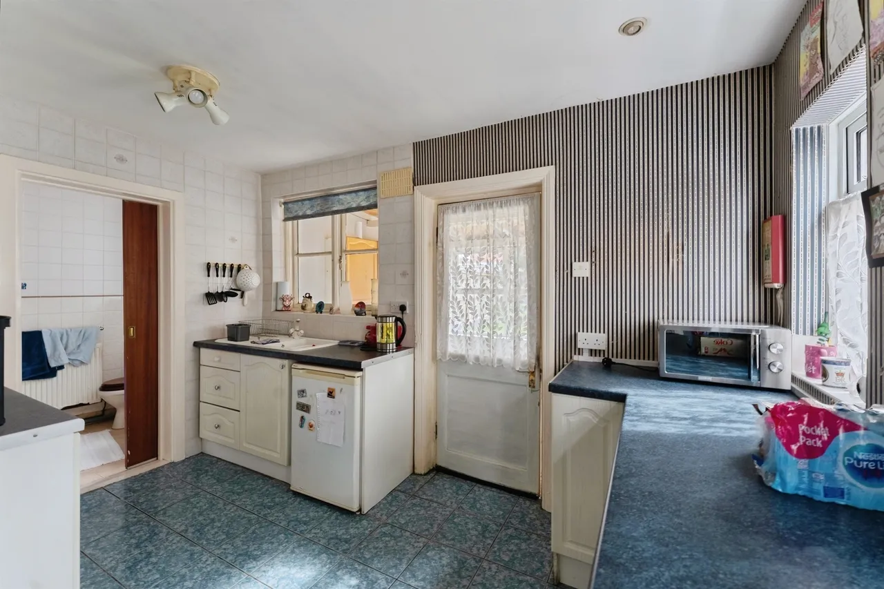 Glenwood Road, Little Sutton, Ellesmere Port, photo 6