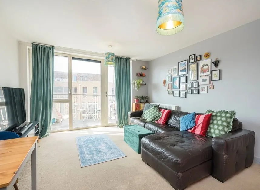 1 bed flat for sale — Harston Walk, Bow, E3