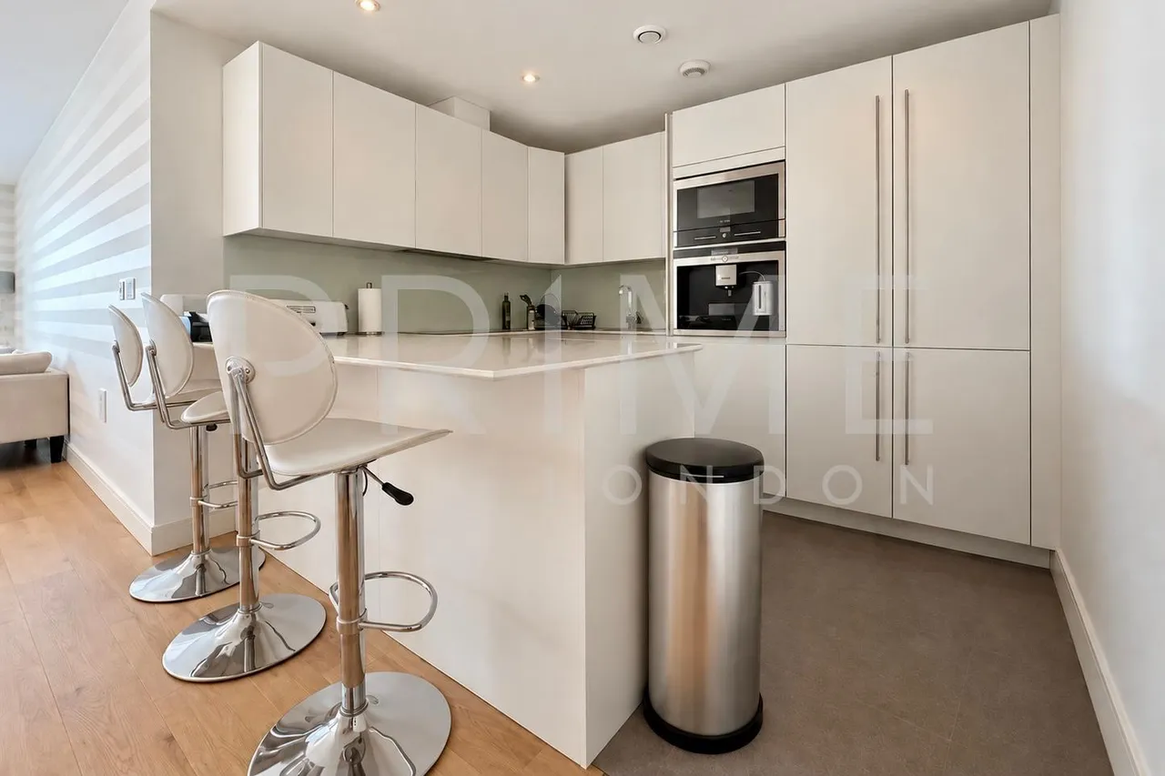 Juniper Drive, Battersea Reach, SW18, photo 5