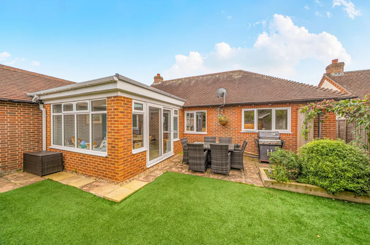 Holmwood Close, West Wittering, PO20, photo 18