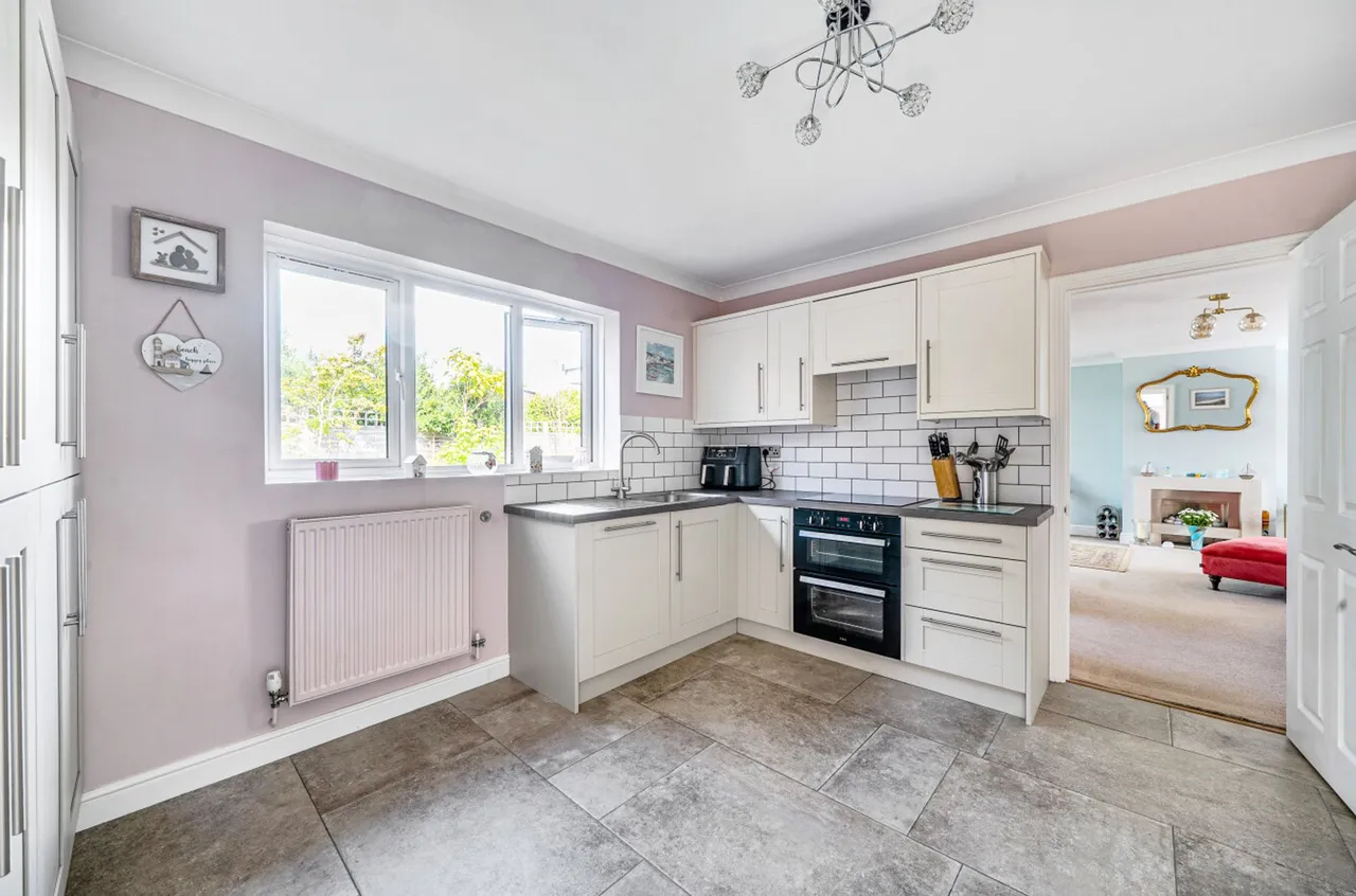 Holmwood Close, West Wittering, PO20, photo 8