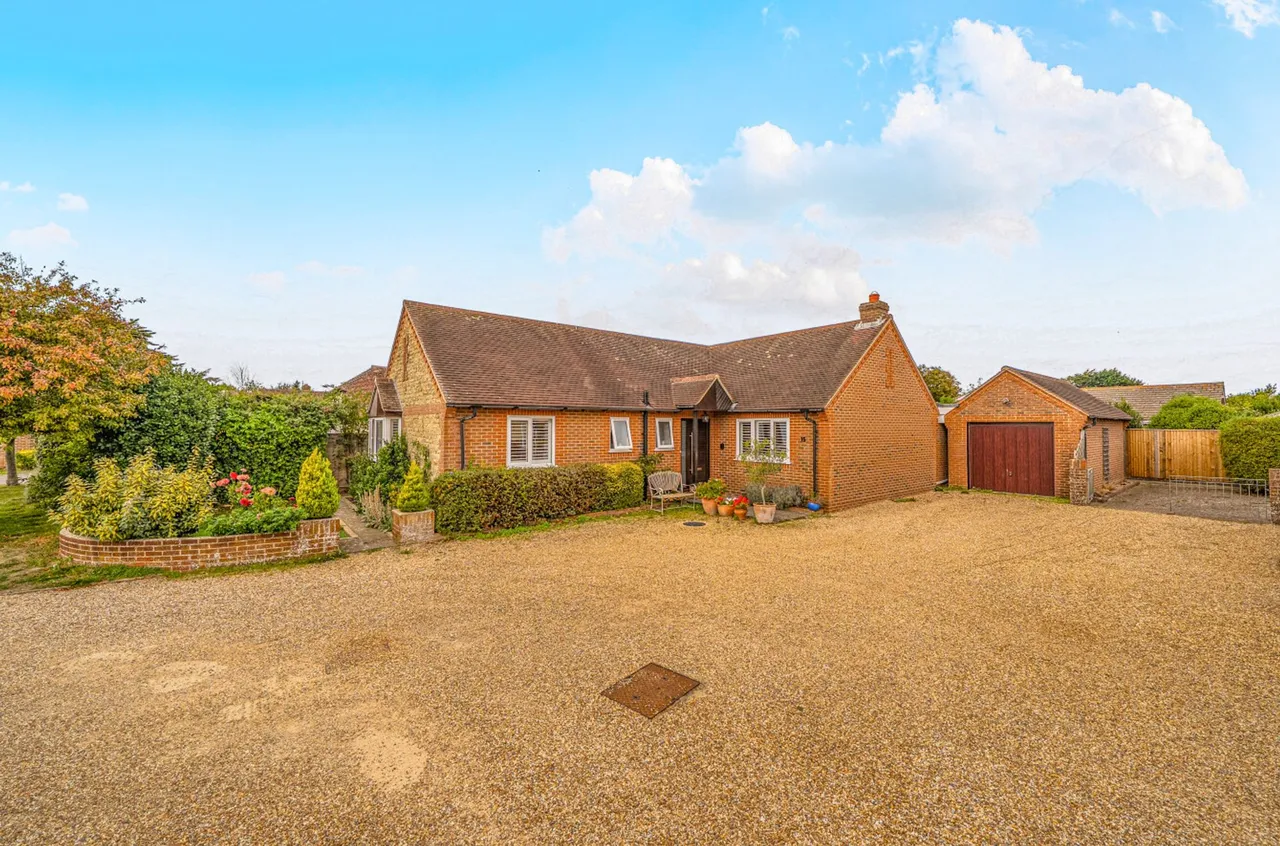 Holmwood Close, West Wittering, PO20, photo 20