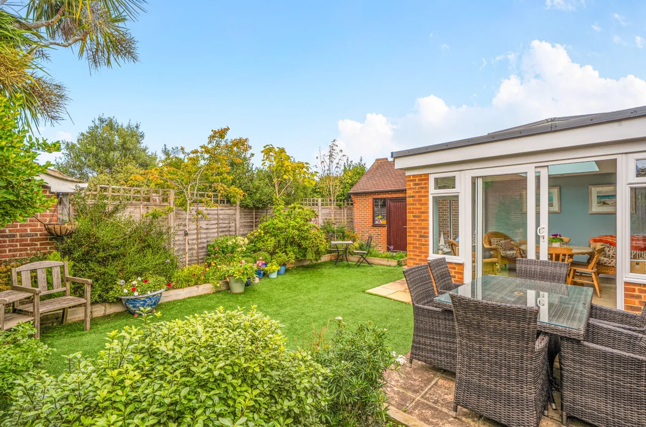 Holmwood Close, West Wittering, PO20, photo 22